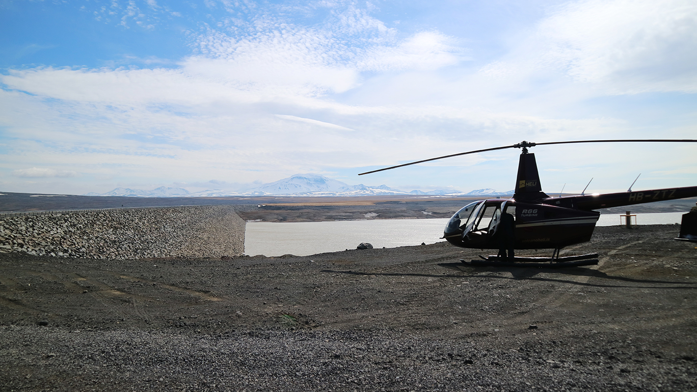 アイスランド ヘリコプター “Fire&Ice”