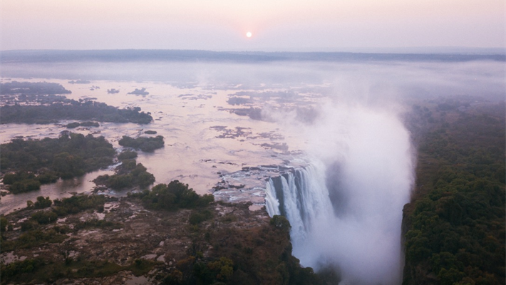 0-MatetsiVictoriaFalls_vic.