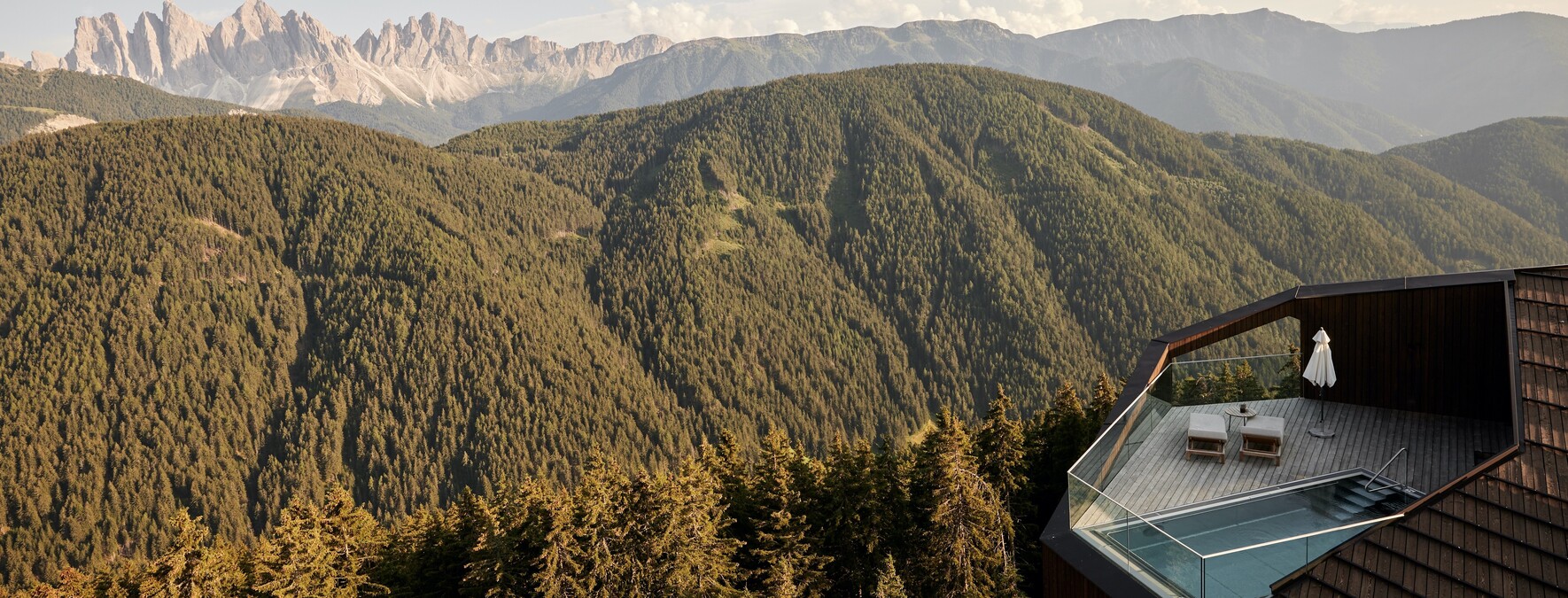 フォレスティス